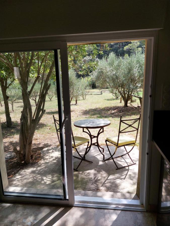 Apartamento L'Etang Des Cigales Uchaux Exterior foto